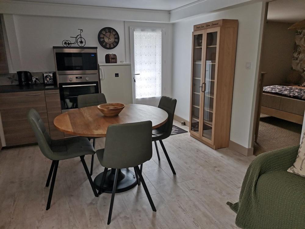 Gite - Chambres D'Hotes La Belle Helene Bressuire Eksteriør billede
